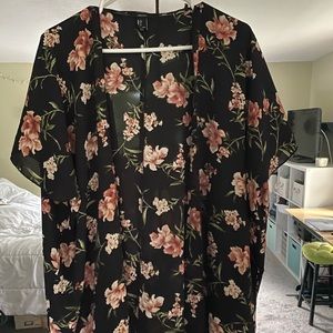 Black Floral Kimono